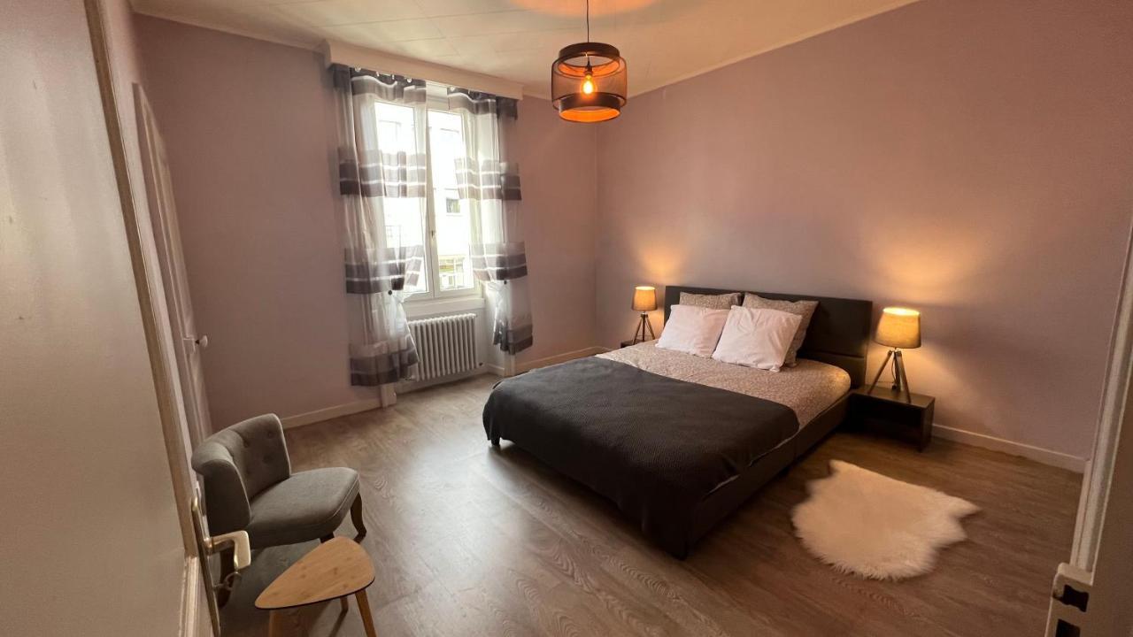 Appartement T4 70M2 - Meuble - Centre Ville - Proche Thermes Lons-le-Saunier Exteriör bild