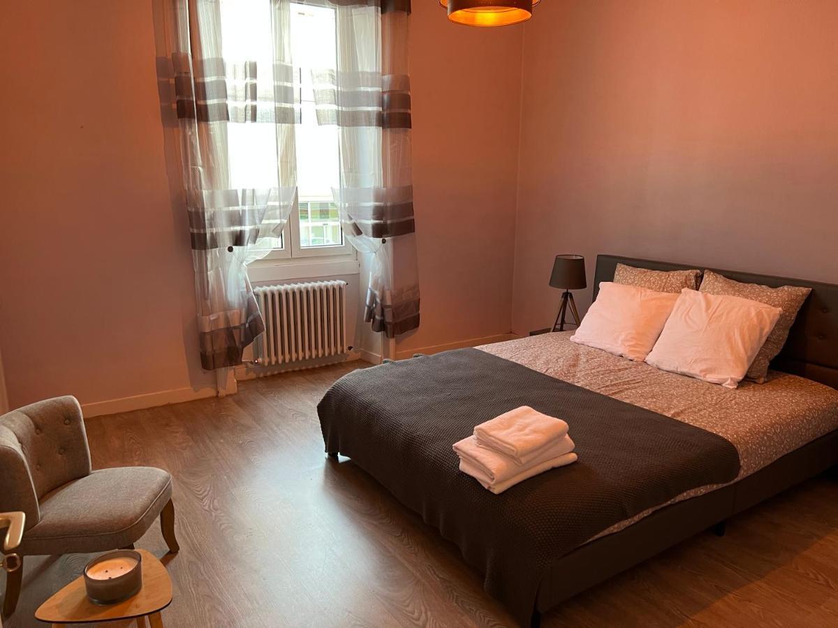 Appartement T4 70M2 - Meuble - Centre Ville - Proche Thermes Lons-le-Saunier Exteriör bild