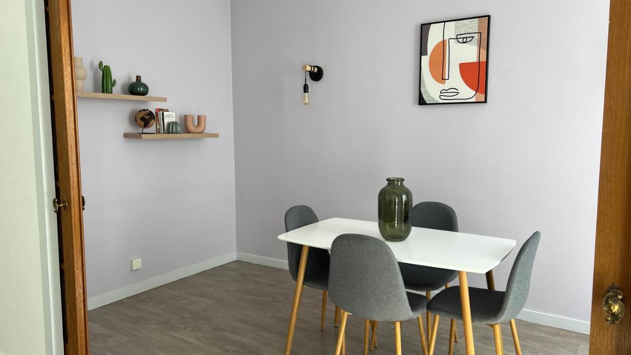 Appartement T4 70M2 - Meuble - Centre Ville - Proche Thermes Lons-le-Saunier Exteriör bild