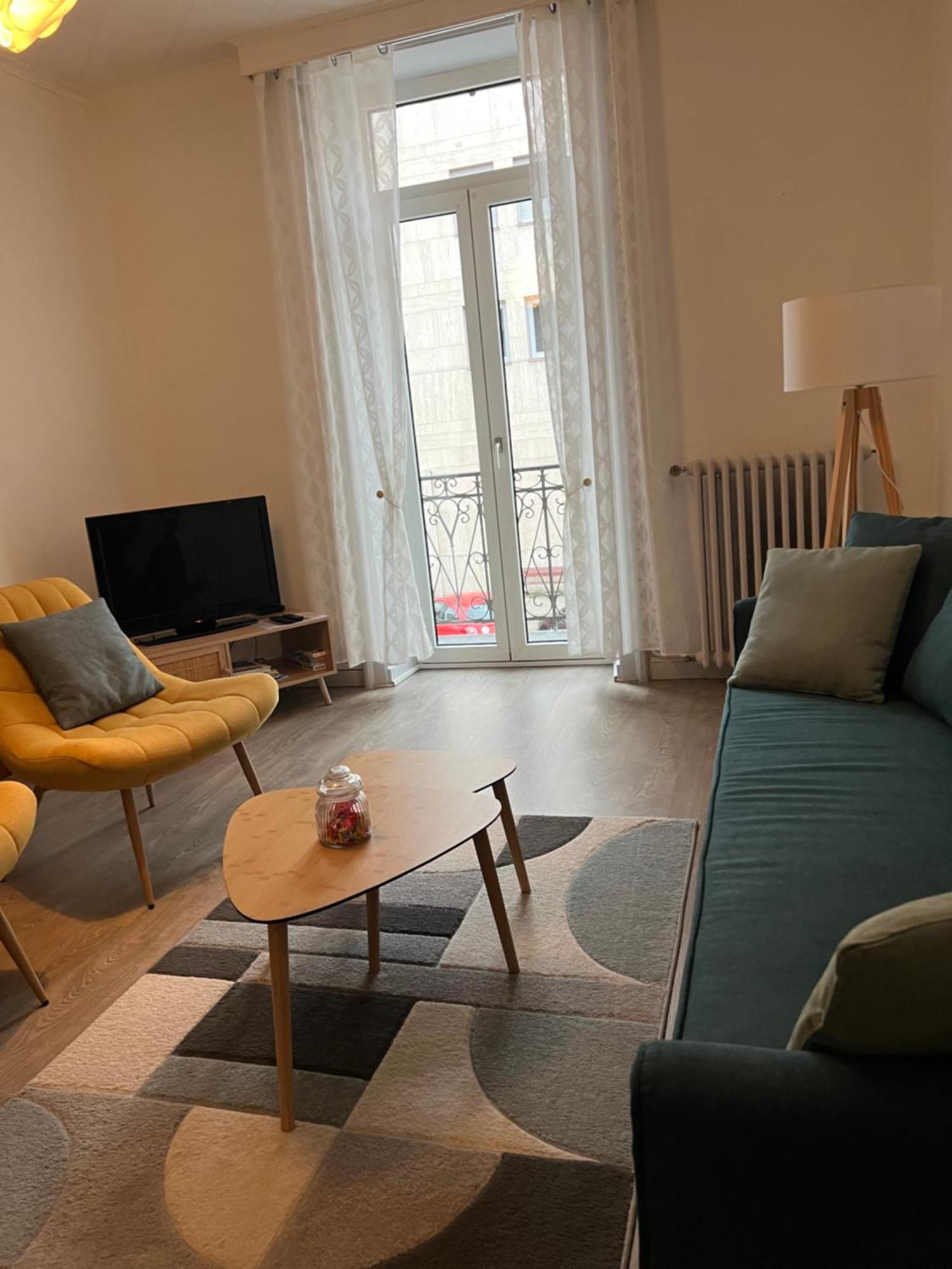 Appartement T4 70M2 - Meuble - Centre Ville - Proche Thermes Lons-le-Saunier Exteriör bild